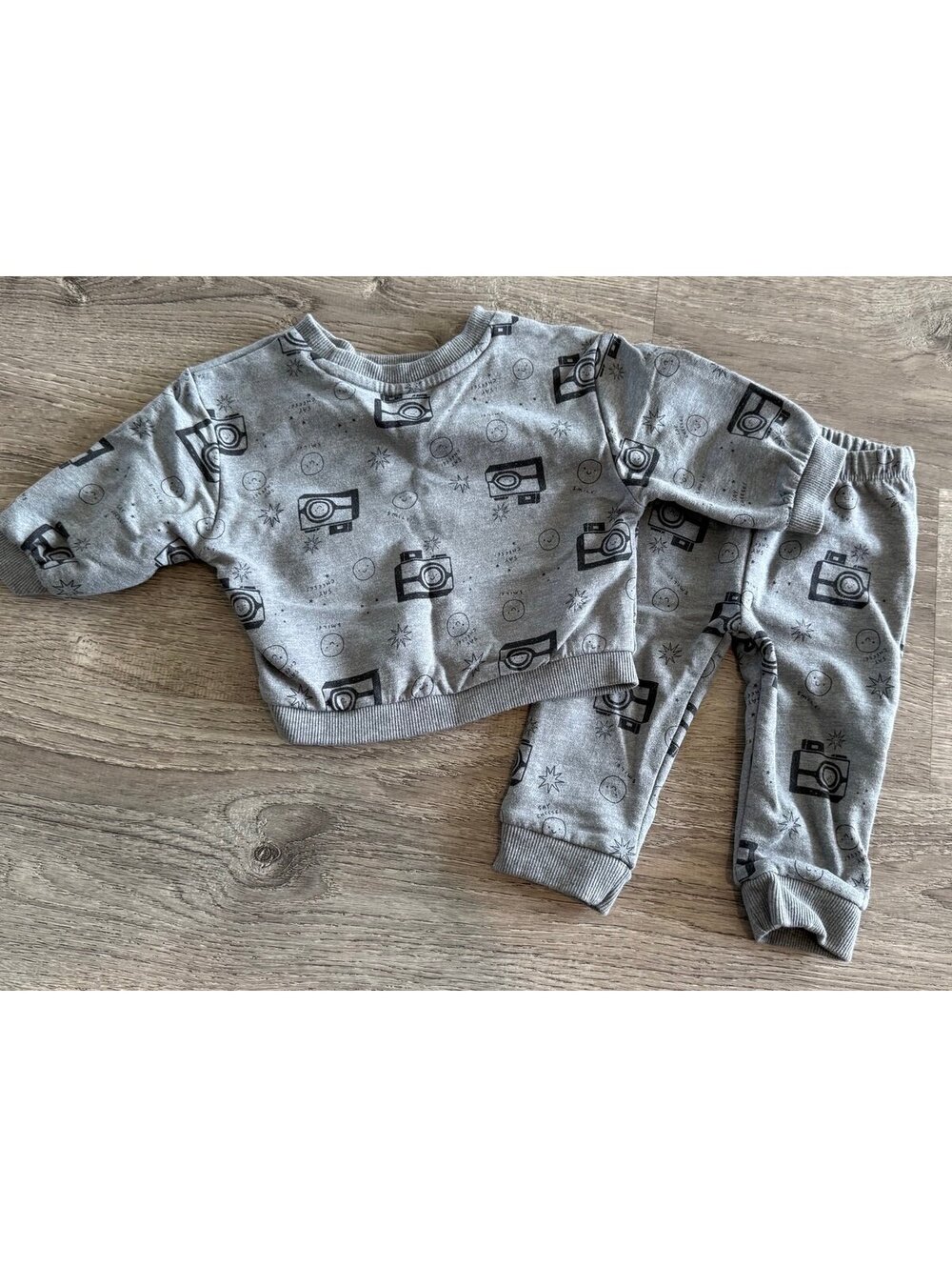 Cat & Jack, 12 months, gray sweatsuit baby set